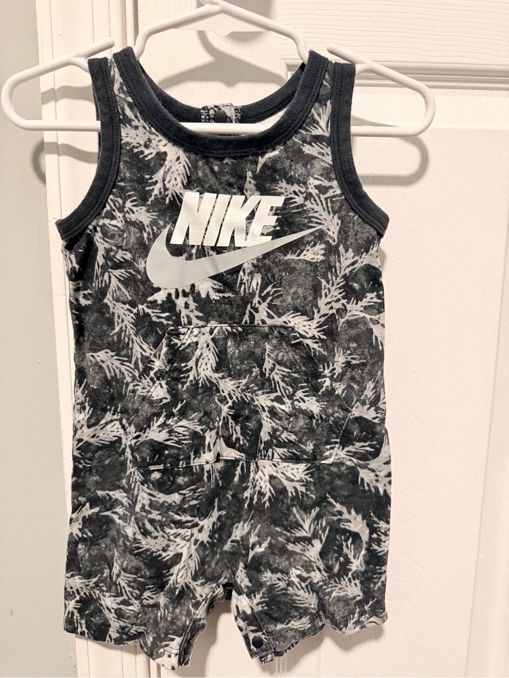 Nike Baby Boys' Leaf Dye Tank Romper | 12m